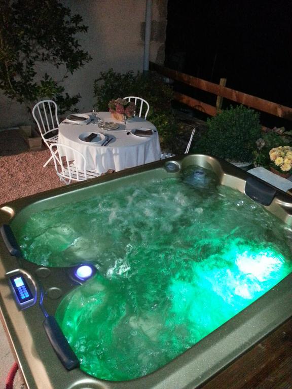 Relais St Jacques - Roanne Bed & Breakfast Saint-Haon-le-Châtel Екстериор снимка